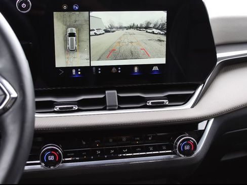 Used 2025 Chevrolet Equinox LT w/ Convenience Package II image 14