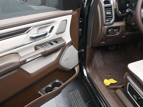Used 2025 RAM 1500 Laramie AWD/4WD image 4