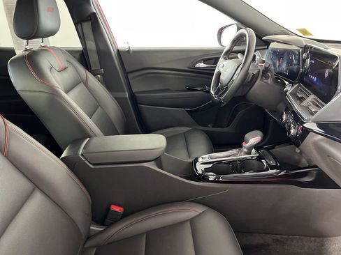 Used 2024 Chevrolet Trax RS w/ Driver Confidence Package FWD image 24