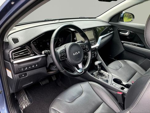 Used 2022 Kia Niro EX Premium FWD image 17