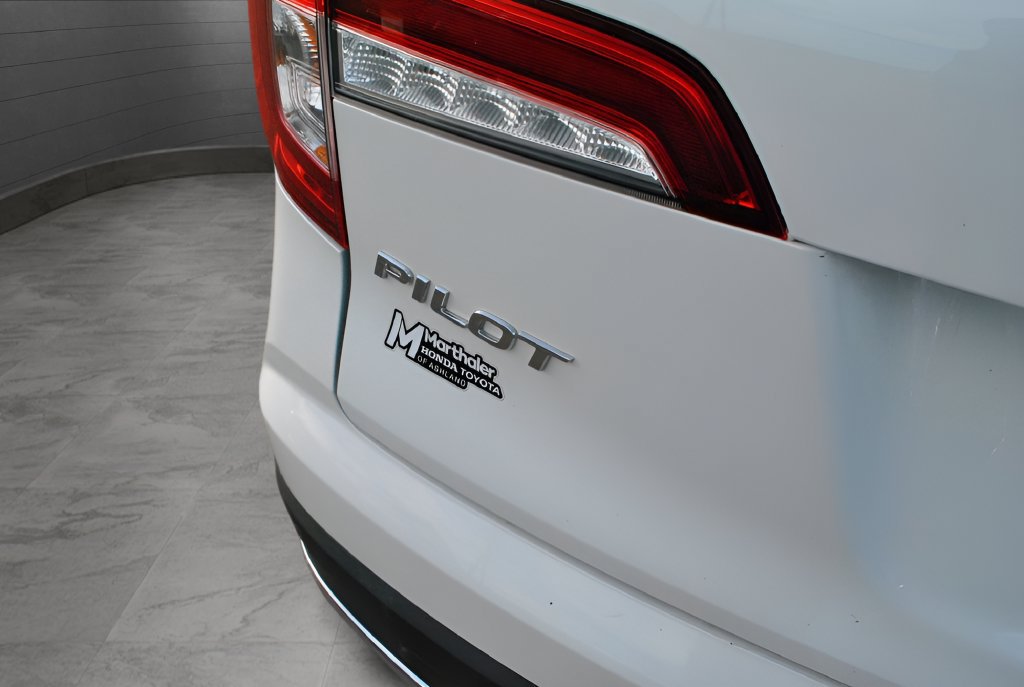 Certified 2022 Honda Pilot Touring image 30