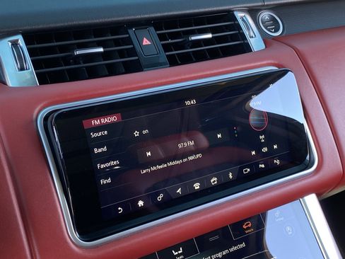 Used 2021 Land Rover Range Rover Sport HST image 23