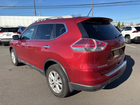 Used 2016 Nissan Rogue SV w/ SV Premium Package image 7