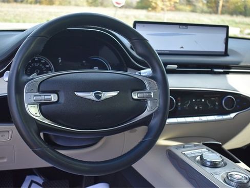 Used 2022 Genesis GV70 2.5T w/ Advanced Package image 23