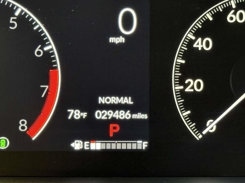 Used 2024 Honda Pilot TrailSport image 5