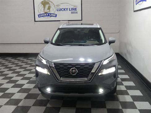 Used 2021 Nissan Rogue SL w/ Premium Package image 3