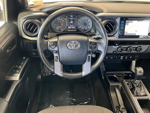 Used 2018 Toyota Tacoma TRD Off-Road w/ Technology Package RWD image 14