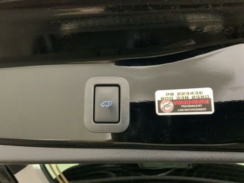 Used 2017 Toyota Highlander XLE image 37