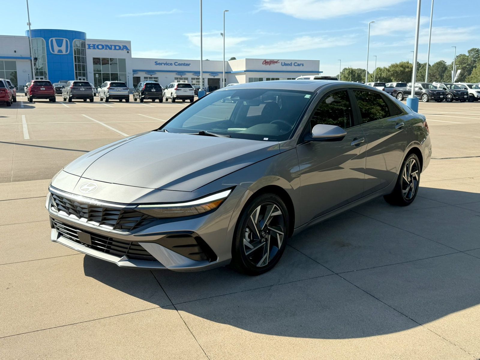 Used 2025 Hyundai Elantra SEL FWD image 3