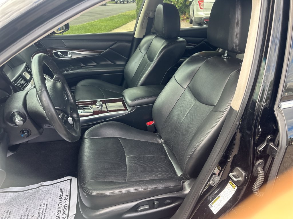 Used 2015 INFINITI Q70 3.7 RWD image 16