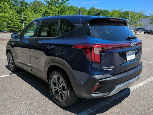 Used 2026 Kia Seltos LX FWD image 6