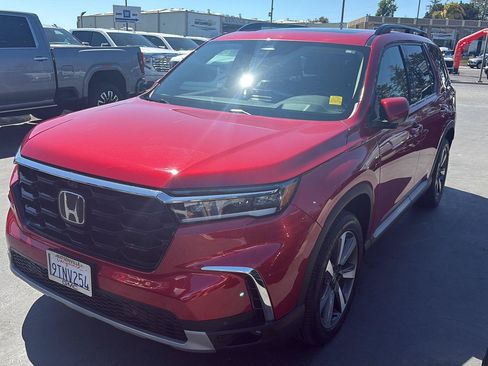 Used 2025 Honda Pilot Elite image 7
