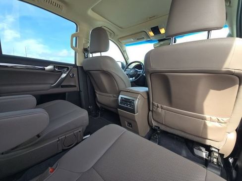 Used 2023 Lexus GX 460 Premium AWD/4WD image 15