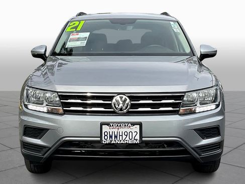 Used 2021 Volkswagen Tiguan SE image 3