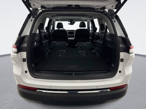 Used 2022 Jeep Grand Cherokee L Laredo w/ Luxury Tech Group I image 24