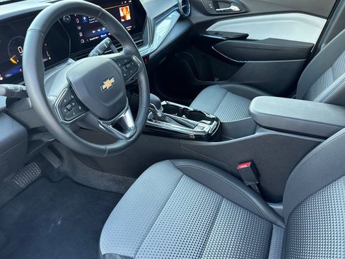 Certified 2025 Chevrolet Trax LT w/ LT Convenience Package image 9