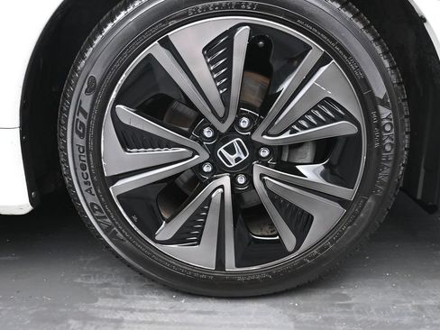 Used 2018 Honda Civic EX image 10