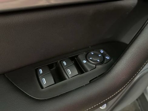 Used 2023 Chevrolet Blazer LT w/ Convenience Package FWD image 11
