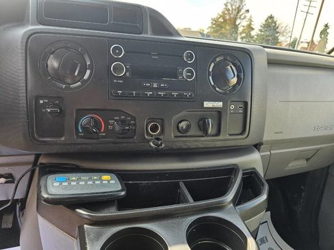 Used 2014 Ford E-250 and Econoline 250 w/ Commercial Cargo Van Package image 18