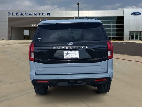 New 2026 Ford Expedition Max Active RWD image 4