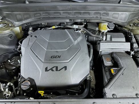 Used 2022 Kia Telluride S image 9