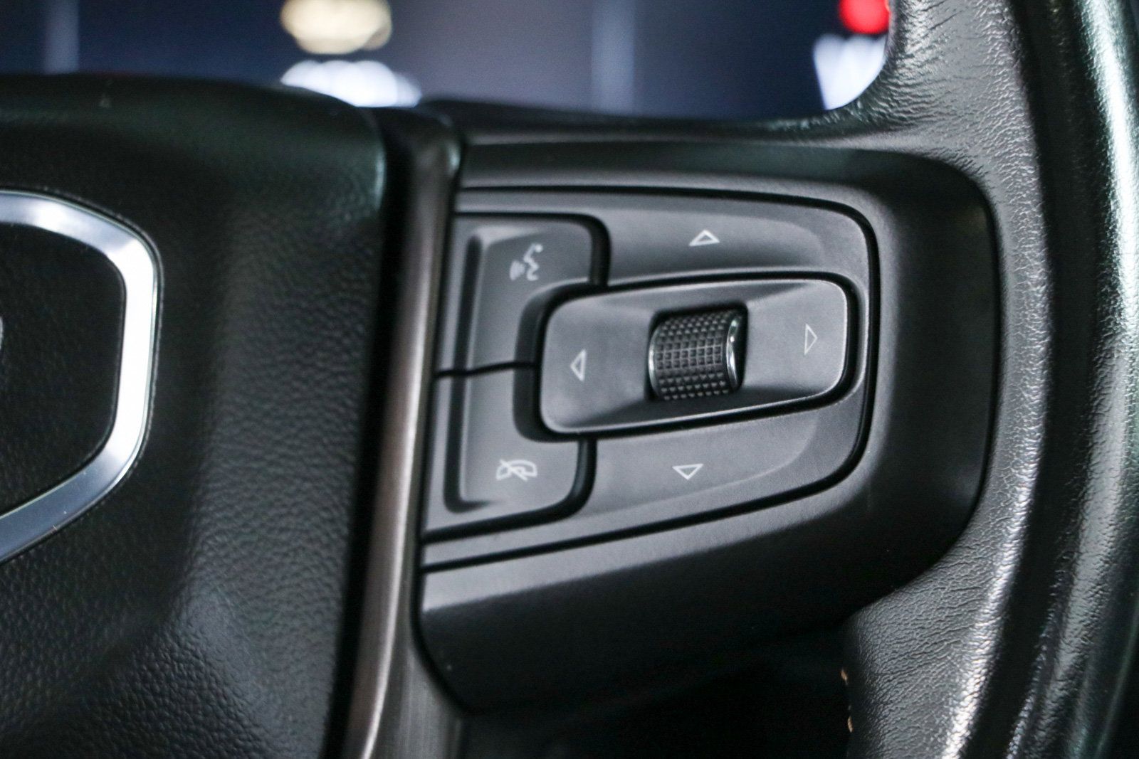 Used 2022 GMC Yukon AT4 AWD/4WD image 15