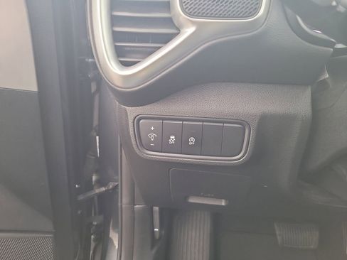 Used 2024 Kia Soul LX w/ Option Group 015 image 16