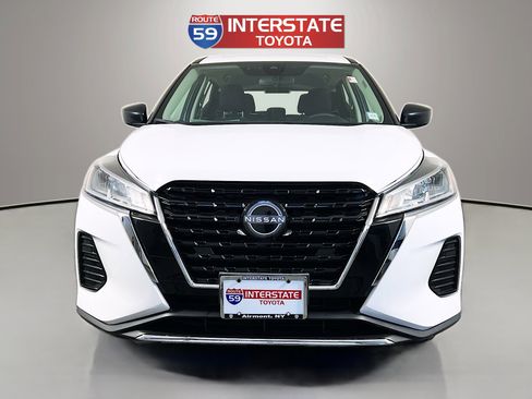 Used 2024 Nissan Kicks S image 2