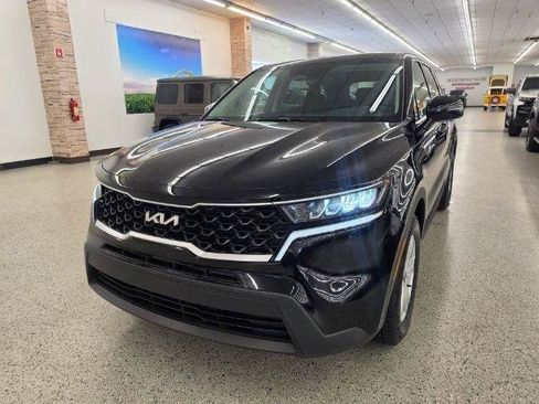 Used 2023 Kia Sorento LX FWD image 1