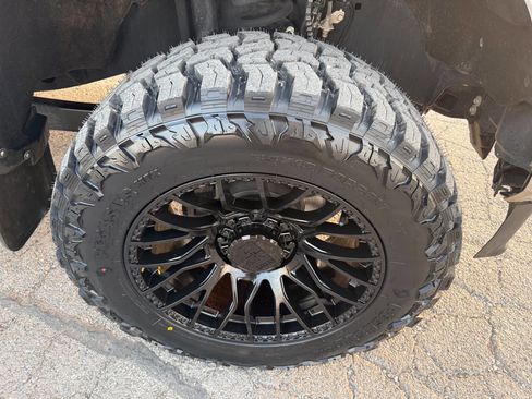 Used 2021 Ford F350 XLT w/ XLT Premium Package image 12