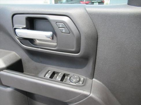 Used 2025 Chevrolet Silverado 1500 Custom image 19