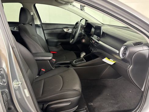Used 2023 Kia Forte LXS w/ LXS Technology Package FWD image 14