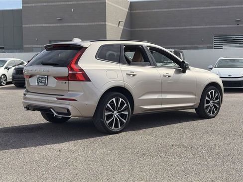Certified 2023 Volvo XC60 B6 Ultimate w/ Climate Package image 7