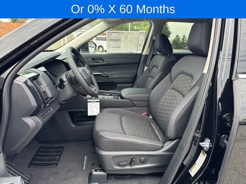 New 2026 Nissan Pathfinder SV w/ SV Premium Package AWD/4WD image 9