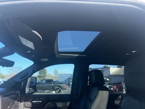 Used 2020 Chevrolet Silverado 2500 High Country w/ Z71 Off-Road Package image 9