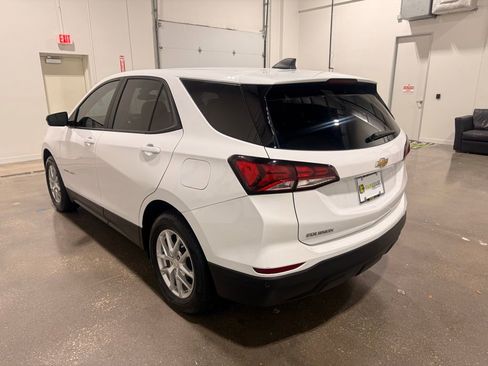 Used 2024 Chevrolet Equinox LS w/ LS Convenience Package image 8