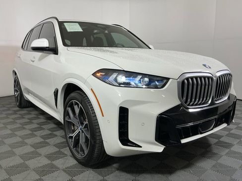 Certified 2025 BMW X5 xDrive50e w/ M Sport Package AWD/4WD image 4