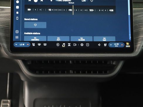 Used 2022 Rivian R1S Launch Edition image 19