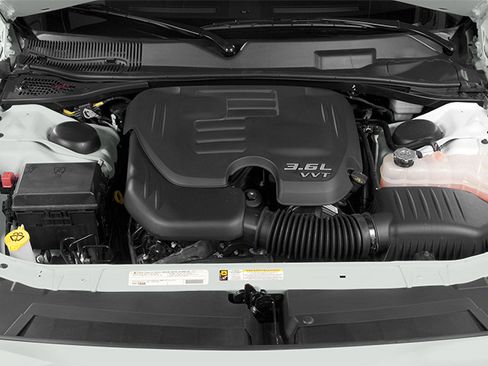 Used 2014 Dodge Challenger SXT RWD image 13