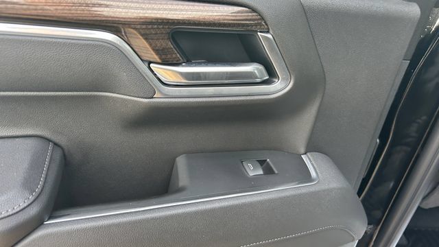 Certified 2026 Chevrolet Silverado 1500 RST AWD/4WD image 30