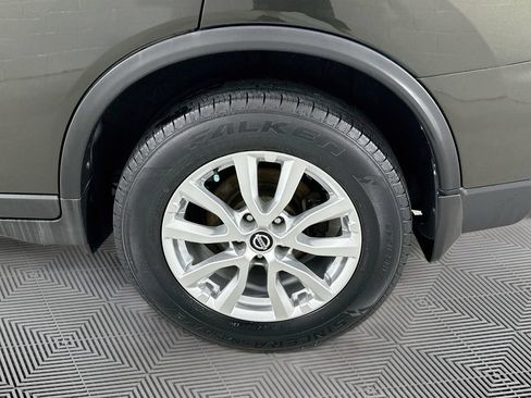 Used 2017 Nissan Rogue SV AWD/4WD image 26