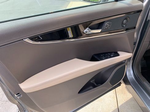 Certified 2022 Lincoln Nautilus Reserve w/ Equipment Group 201A image 23