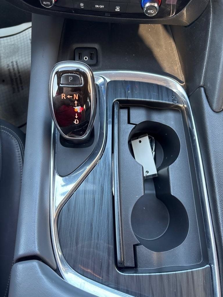 Used 2019 Buick Enclave Essence FWD image 21