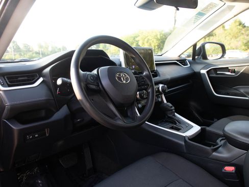 Used 2024 Toyota RAV4 XLE AWD/4WD image 24