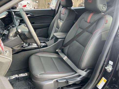 Used 2024 Chevrolet Trax RS image 15