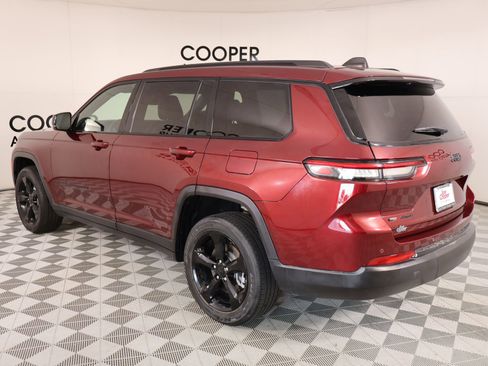 Used 2023 Jeep Grand Cherokee L Laredo AWD/4WD image 23