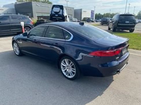 Used 2017 Jaguar XF Prestige AWD/4WD image 2