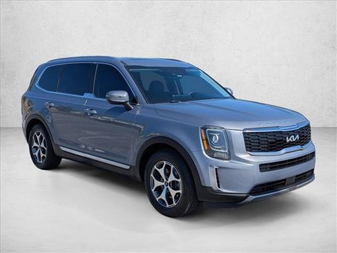 Used 2022 Kia Telluride EX w/ Towing Package AWD/4WD image 3