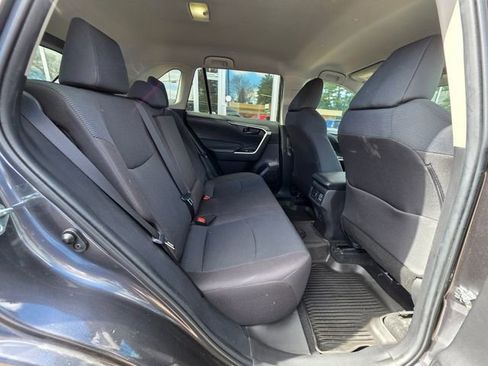 Used 2022 Toyota RAV4 LE AWD/4WD image 15