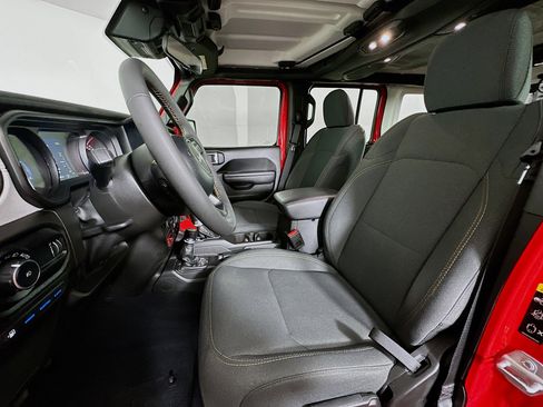 Used 2024 Jeep Wrangler Willys image 13